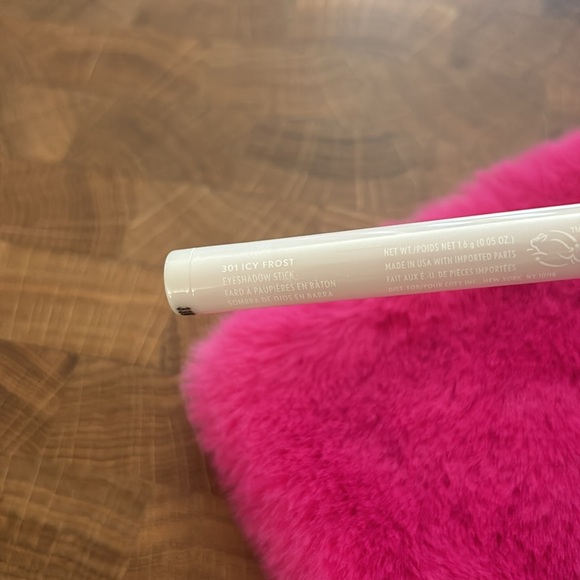 3 for $15/Covergirl Clean Eye Color in 301 ICY FROST Eyeshadow Stick - Picture 3 of 3